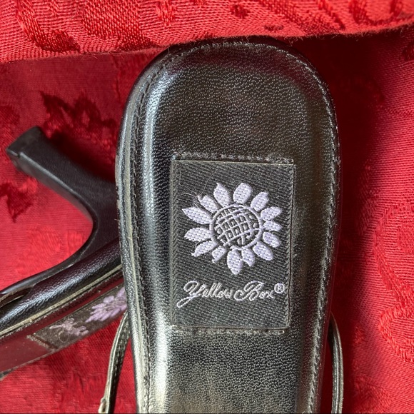 Yellow Box. “Nadia”. Size 8. Heels. 3”. - Picture 4 of 6